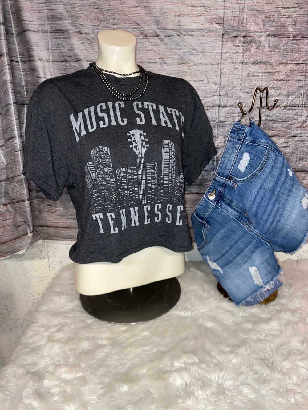 Outlaw Dark Gray Music State Tennessee Graphic Cropped Tee